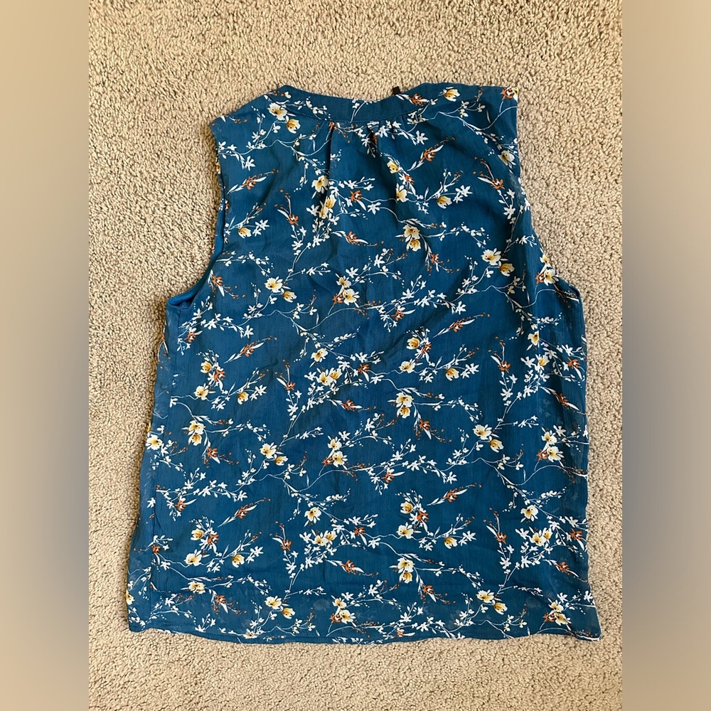 New Papermoon Sleeveless Floral Blouse – Size Small | Cute - Picture 5 of 8